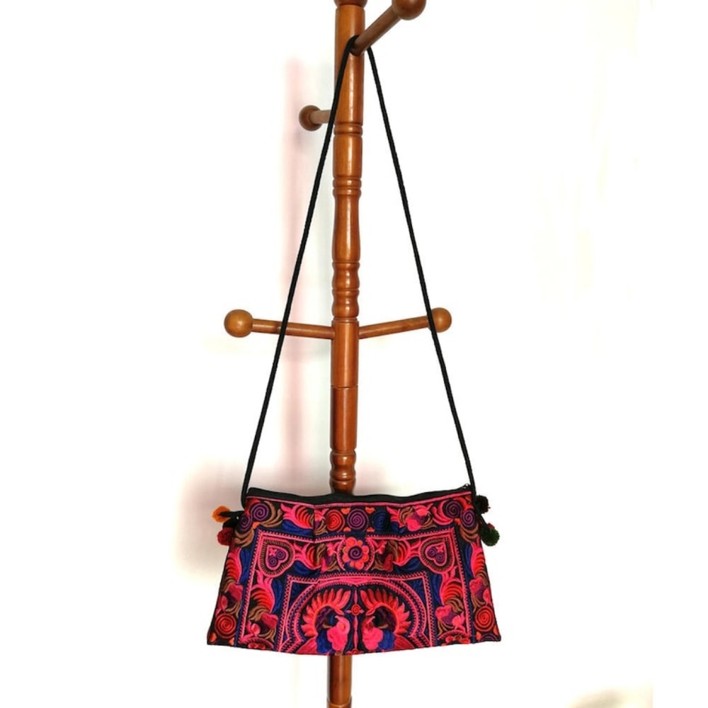NWOT Boho Embroidered Crossbody Bag - Picture 4 of 8